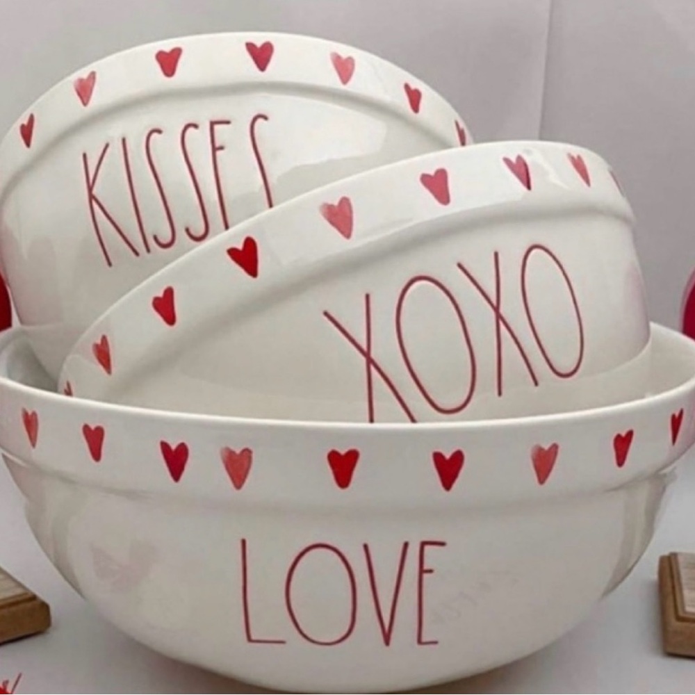 Rae Dunn LOVE XOXO KISSES Heart Design Ceramic Bowl Set